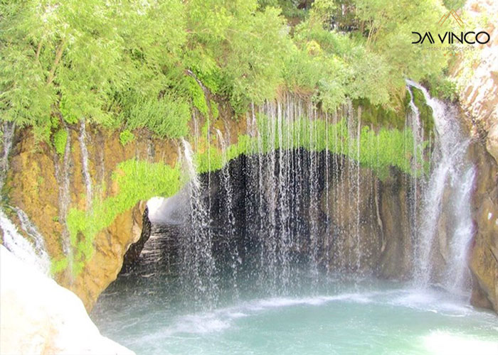 آبشار آب ملخ